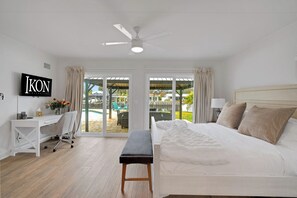 6 bedrooms, desk, iron/ironing board, travel crib