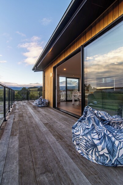 Stunning Views | Contemporary | Escape - KK24113