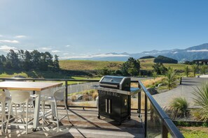 Outdoor dining - Stunning Views | Contemporary | Escape - KK24113 (Kaikoura)
