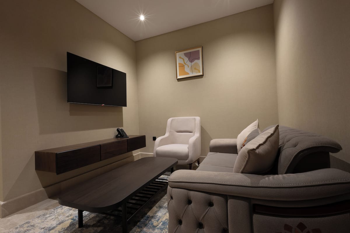 Suite, 2 Bedrooms | Soundproofing, free WiFi