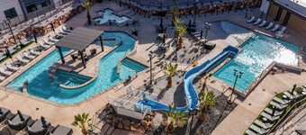Terra West L201, Smart TV, PlayStation, Community Amenities w/Water Slide & Outdoor Grill