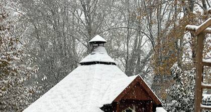 Domaine du RosiĂšre: gĂźte de 4 Ă 8 personnes