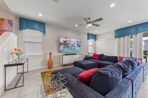 Televisión, videojuegos y futbolito 