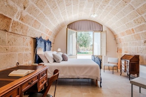 4 habitaciones, tabla de planchar con plancha y wifi
