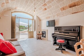 Fireplace - A perfect blend of tradition and modernity (Monopoli)