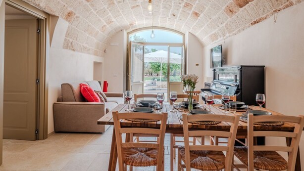 Dining - A perfect blend of tradition and modernity - Pet Friendly (Monopoli)