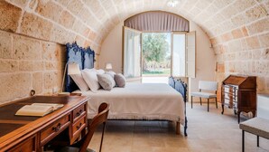 5 bedrooms, desk, iron/ironing board, free WiFi - A perfect blend of tradition and modernity - Pet Friendly (Monopoli)