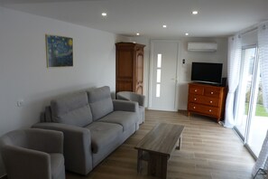 TV - Mini villa T2 air-conditioned, sea view, cosy & modern (Olmeto)