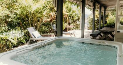 The Glenelg Whole Residence (8 persons)