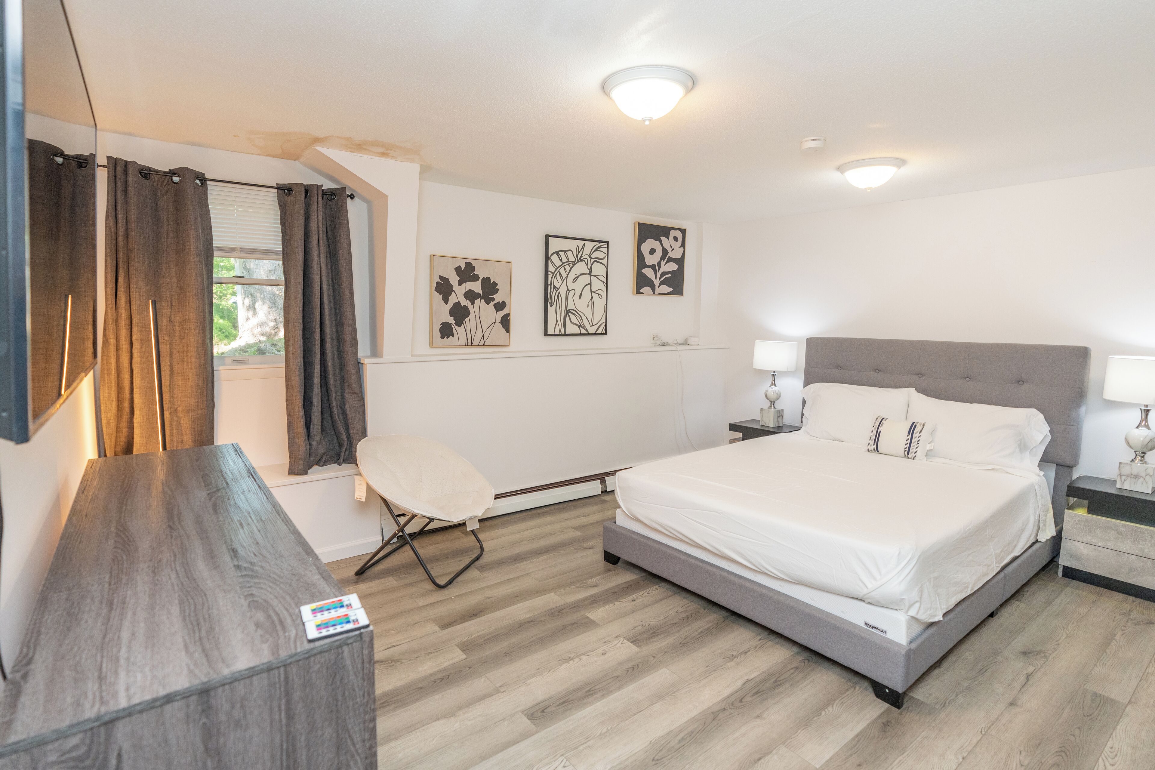 2 slaapkamers, een strijkplank/strijkijzer, wifi, beddengoed