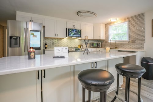 Close to Downtown/UMASS Walk-Out Basement Condo with game room & big backyard!