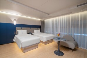 Comfort Double Room | Free minibar, free WiFi, bed sheets - Beijing Yihai Culture Hotel (Beijing)
