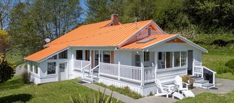🌲3-Bedroom Coastal Farmhouse, BBQ, Games, Bikes - modern touch meets farmhouse decor 🏡🐄