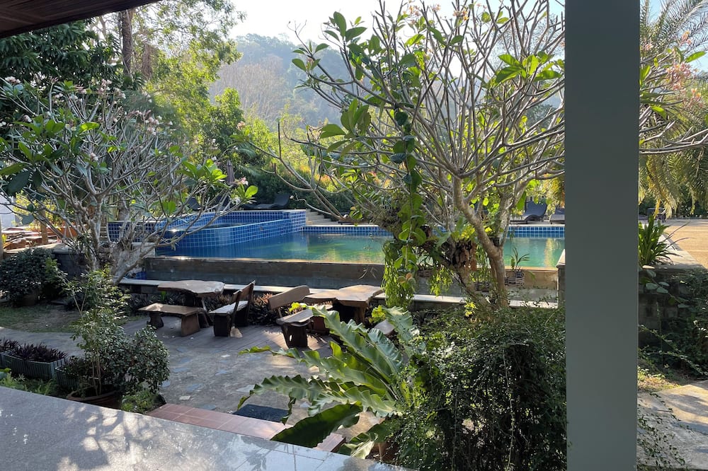 Iyara Boty Resort
