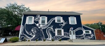 Charming 1-bedroom apartment in the historic district of enchanting Centerville