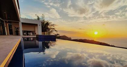 Luxury Villa w/ Ocean, Mountain Views, King Suites & Hot Tub - Sleeps 10