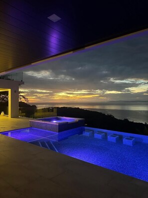 Outdoor pool - Luxury Villa w/ Ocean, Mountain Views, King Suites & Hot Tub - Sleeps 10 (Tarcoles)
