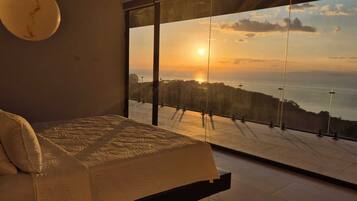 4 bedrooms, in-room safe, iron/ironing board, travel cot