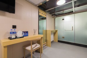 Basic Room | Individually decorated, soundproofing, free WiFi, bed sheets - DequanHotel ShifoyingSubwayStationBranch (Beijing)