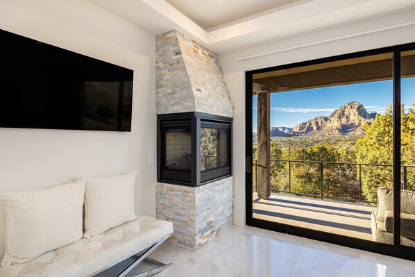 Smart TV, fireplace, table tennis