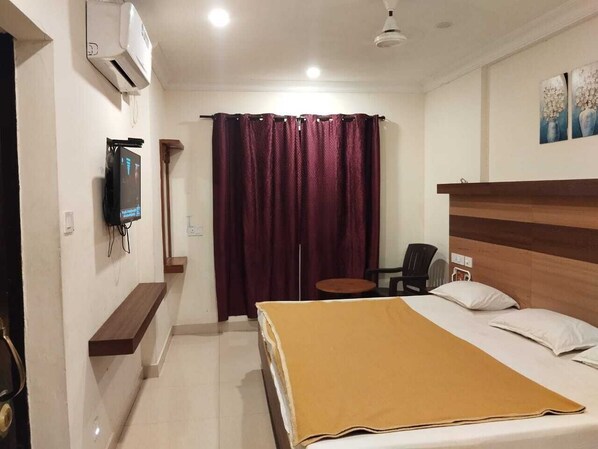 Quarto triplo luxo | Wi-Fi de cortesia, roupa de cama