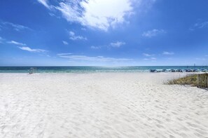 Beach nearby, sun loungers, beach towels