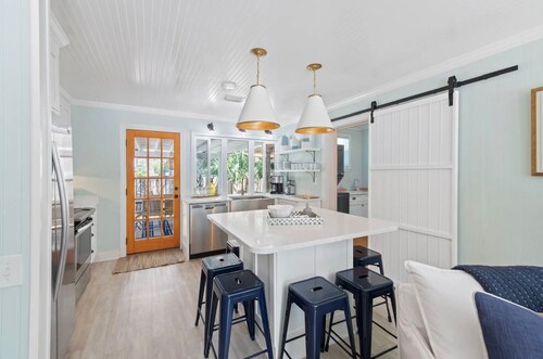 NEW List - New Golf Cart+Private Hot Tub! 3BR Beach Bungalow