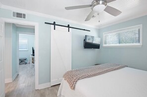 3 bedrooms, iron/ironing board, travel crib, free WiFi