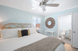 3 bedrooms, iron/ironing board, travel cot, free WiFi - NEW List - New Golf Cart+Private Hot Tub! 3BR Beach Bungalow (Santa Rosa Beach)
