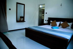 Doppelzimmer, Gartenblick | Schallisolierte Zimmer, kostenloses WLAN
