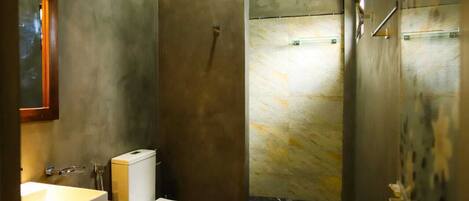 Chambre Double, vue jardin | Salle de bain