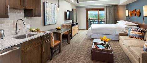 1 slaapkamer, een kluis op de kamer, een strijkplank/strijkijzer, wifi