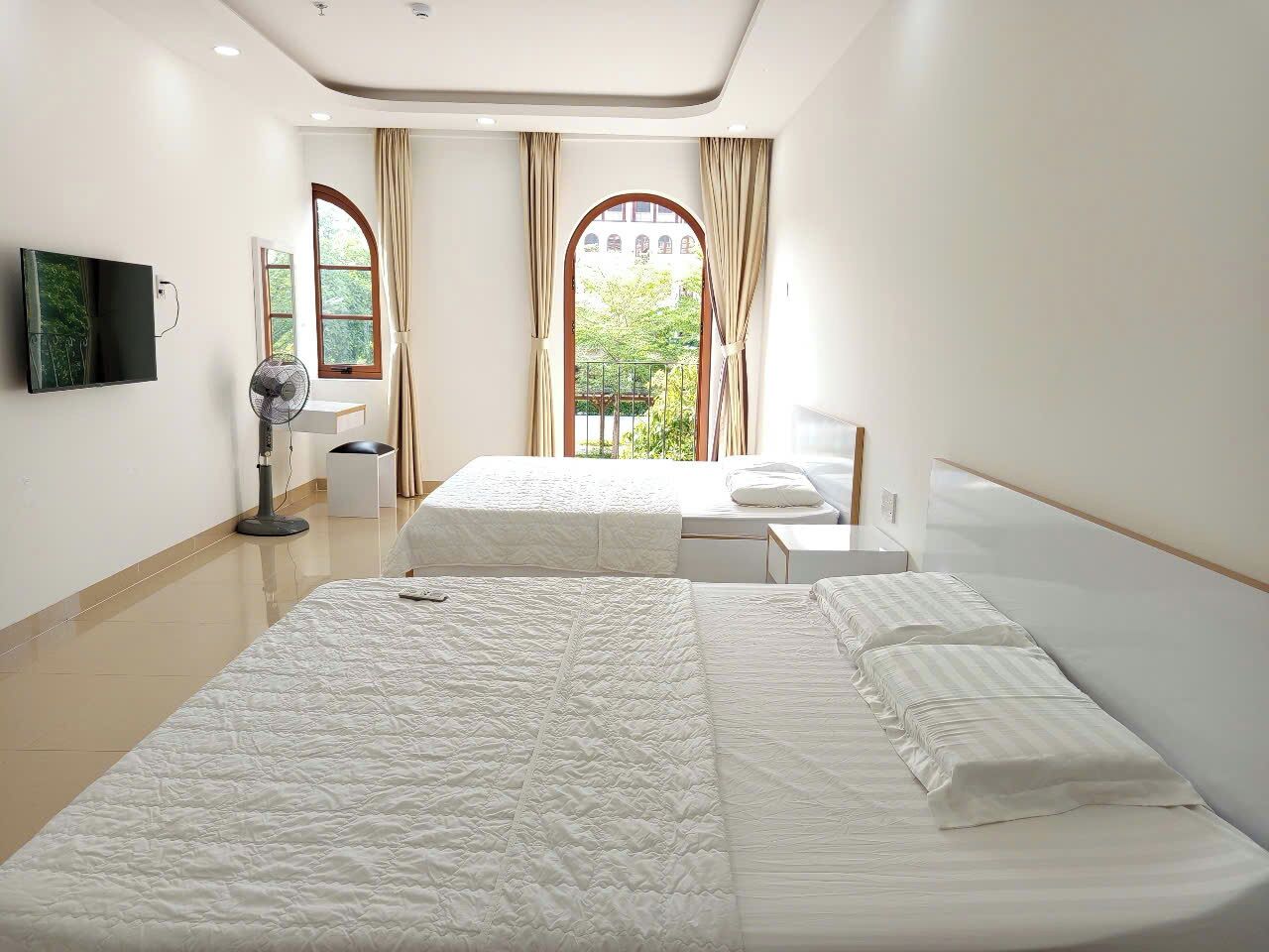 In-room safe, blackout curtains, free WiFi