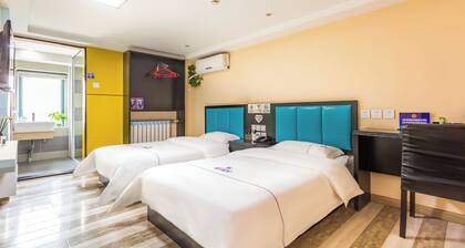 Dequan Hotel High-speed RailStation Stor