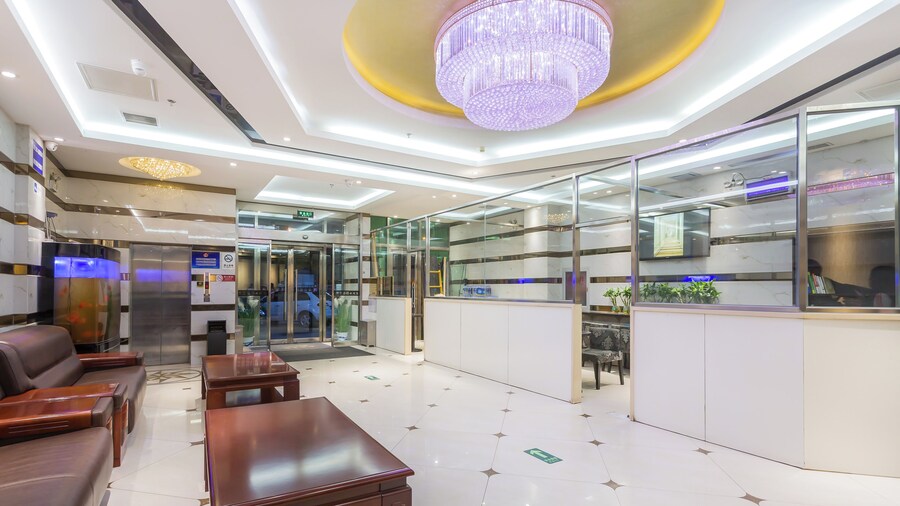 Dequan Railway Station Hotel