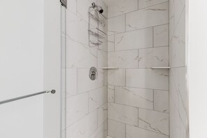 ヘアドライヤー、タオル