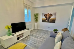 TV - Kai Bilbao - Apartment next to the ria (Bilbao)