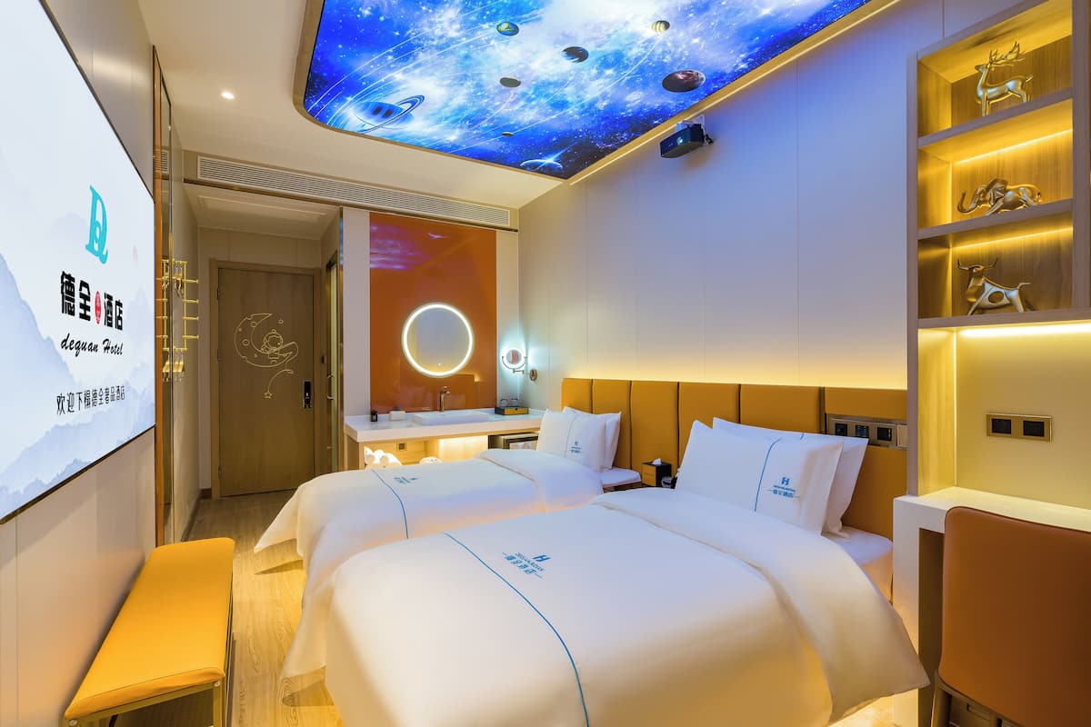 Basic Room | Premium bedding, free WiFi, individually decorated, bed sheets