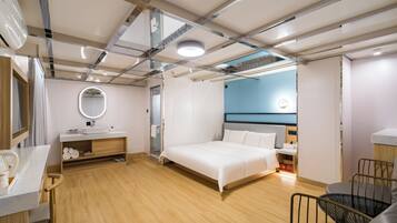 Habitación Confort | Ropa de cama de alta calidad, muebles diferentes y wifi gratis