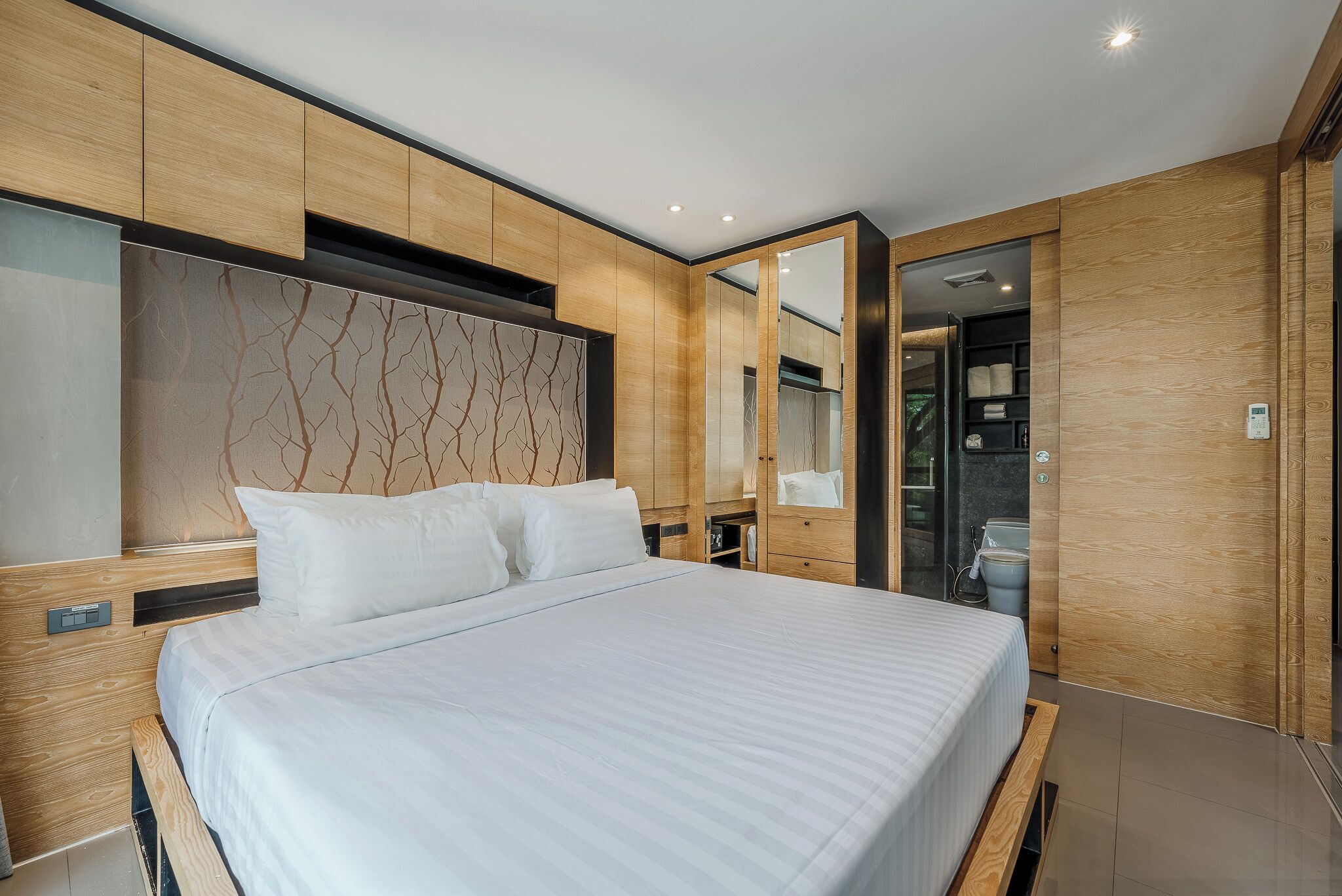 1 habitación, tabla de planchar con plancha y wifi gratis 