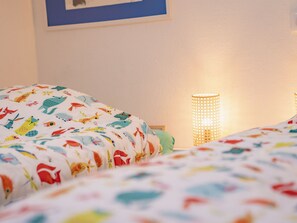 3 bedrooms, desk, WiFi