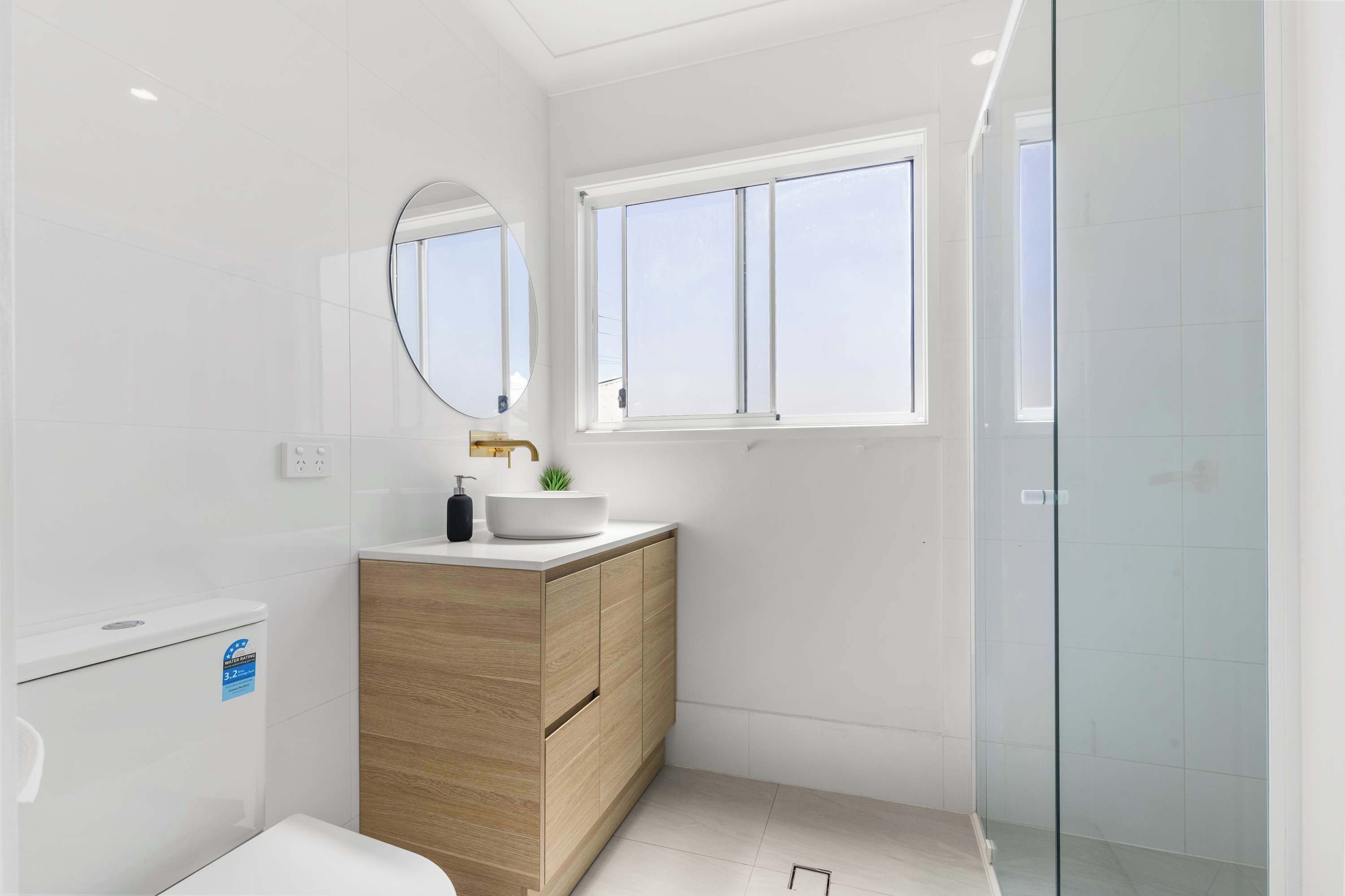 Shower, hair dryer, towels, shampoo