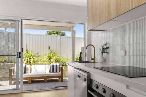 3-Bed Coastal Escape with Horses & Beach Walk