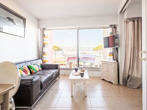 TV - Mer et Golf by Interhome (Anglet)