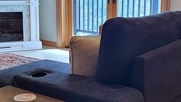 Smart TV y chimenea