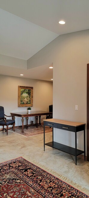 المنشأة من الداخل