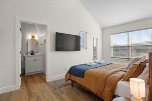 3 chambres, fer et planche à repasser, Wi-Fi gratuit, draps fournis