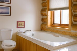 Douche, sèche-cheveux, serviettes fournies