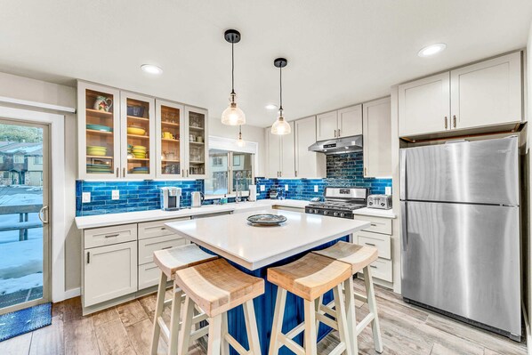 Fridge, microwave, oven, stovetop