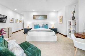 4 bedrooms, desk, iron/ironing board, WiFi - Luxurious Truckee/Schaffer’s Mill Rental (Truckee)